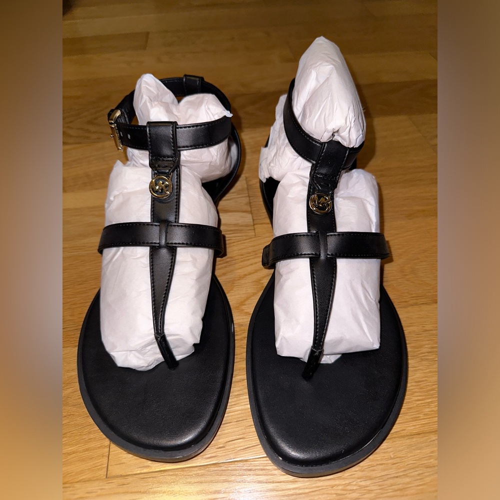 Michael Kors Sasha T-Strap Flat Sandal in Black NEW - Picture 4 of 11